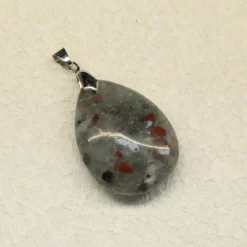 Afrikan verikivi - Pisarariipus 3,5cm