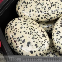 Dalmatian -jaspis - Huolikivi (Kämmenkivi)