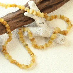 Keltainen jade – Sirukivikaulakoru