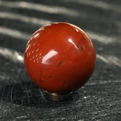 Punainen jaspis pallo, 3cm